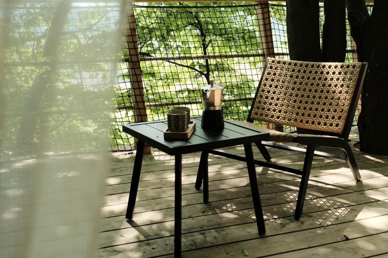 Treehouse Pod Lesom Villa Muran Exteriör bild